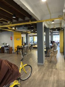 Yellow Coworking Spaceの室内
